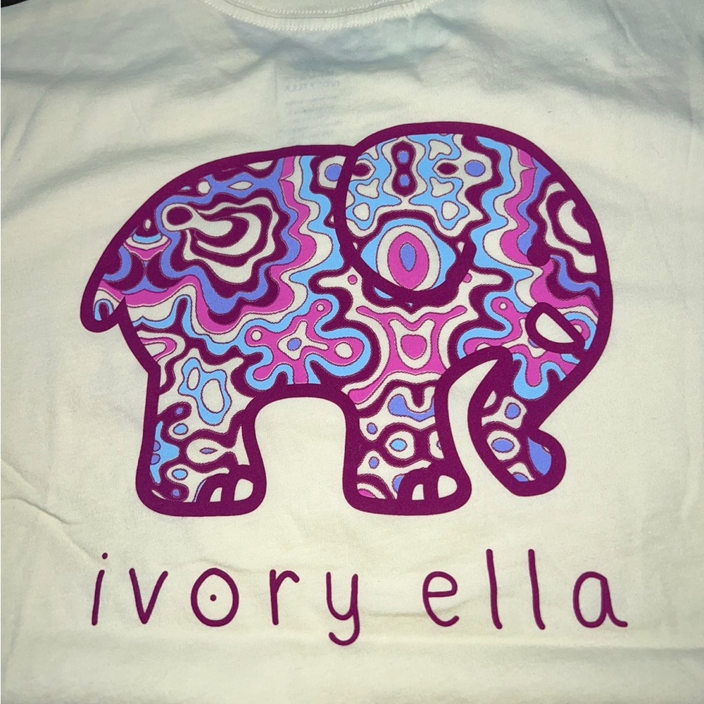 Ivory Ella Elephant T-Shirt Women Short Sleeve Crew Neck, NWOT SPring Summer
